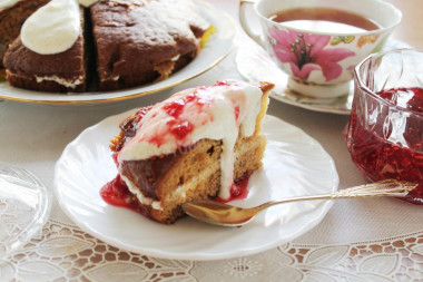 Пирог на кефире со сметанным кремом Пирог на кефире со сметанным кремом