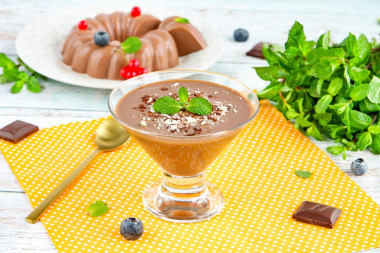 Десерт из ряженки и какао с желатином суфле