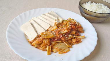 Тофу Кимчи - жареная свинина с кимчи по-корейски