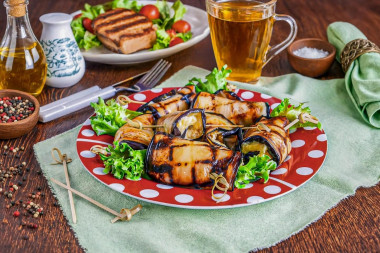 Рулетики из баклажанов с сыром и чесноком Рулетики из баклажанов с сыром и чесноком