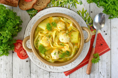 Суп с фрикадельками и лапшой Суп с фрикадельками и лапшой