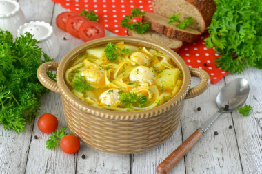 Суп с фрикадельками и лапшой Суп с фрикадельками и лапшой