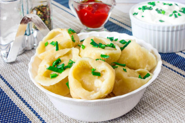 Картофельные пельмени с картошкой и салом