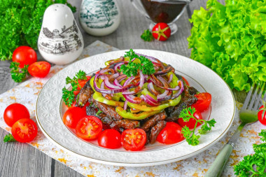 Салат с говядиной и помидорами Салат с говядиной и помидорами