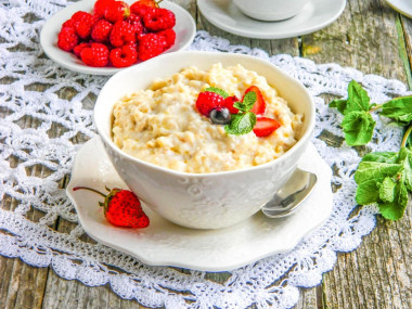 Геркулесовая каша на молоке Геркулесовая каша на молоке