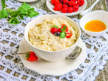 Геркулесовая каша на молоке Геркулесовая каша на молоке