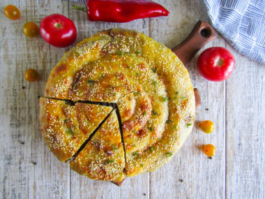 Турецкий бурек с мясной начинкой Турецкий бурек с мясной начинкой