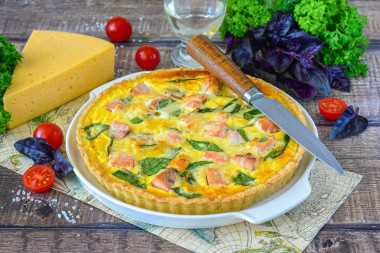 Киш с рыбой и шпинатом Киш с рыбой и шпинатом
