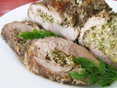 Фаршированный мясной рулет с шампиньонами Фаршированный мясной рулет с шампиньонами