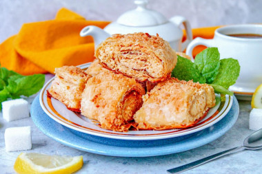 Рулет из слоеного теста в духовке Рулет из слоеного теста в духовке