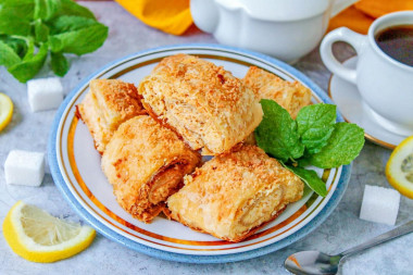 Рулет из слоеного теста в духовке Рулет из слоеного теста в духовке