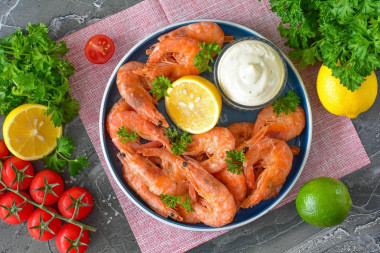 Креветки на сковороде с чесноком на сливочном масле Креветки на сковороде с чесноком на сливочном масле