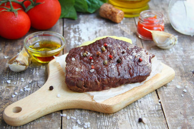 Стейк из говядины в духовке Стейк из говядины в духовке