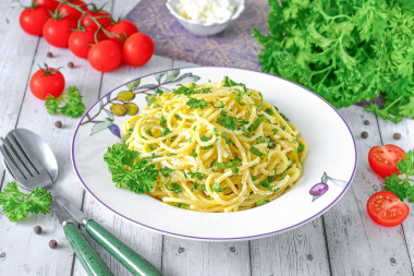 Сливочные макароны с творожным сыром и зеленью Сливочные макароны с творожным сыром и зеленью