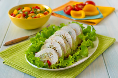 Рулет из индейки в духовке Рулет из индейки в духовке