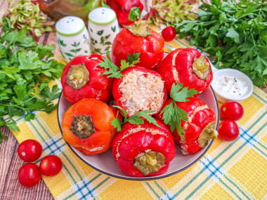 Перец фаршированный с рисом и сметаной Перец фаршированный с рисом и сметаной