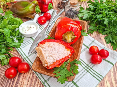 Перец фаршированный с рисом и сметаной Перец фаршированный с рисом и сметаной