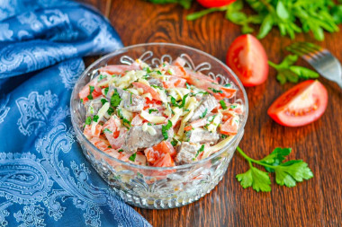 Салат Гусарский с помидорами и говядиной Салат Гусарский с помидорами и говядиной