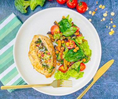 Кармашки из куриной грудки с начинкой брокколи и моцарелла Кармашки из куриной грудки с начинкой брокколи и моцарелла