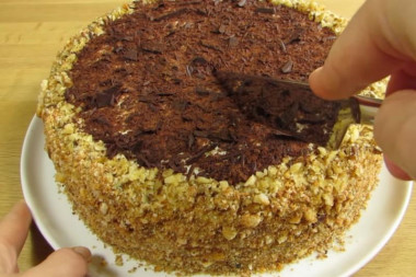 Многослойный торт на сметане с какао и сметанным кремом