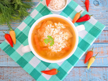 Суп на мясном бульоне с картошкой Суп на мясном бульоне с картошкой