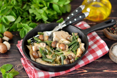 Курица с грибами и стручковой фасолью Курица с грибами и стручковой фасолью