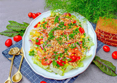 Салат с креветками и кедровыми орешками Салат с креветками и кедровыми орешками