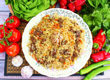 Плов в афганском казане на плите Плов в афганском казане на плите