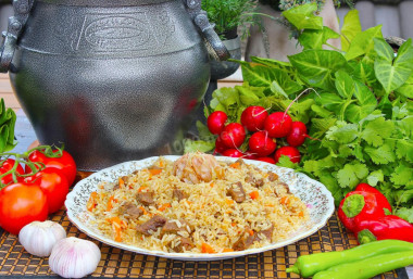 Плов в афганском казане на плите Плов в афганском казане на плите