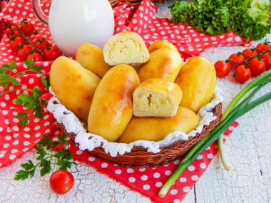 Пирожки с картошкой в духовке на дрожжевом тесте