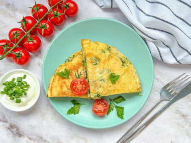 Заливной пирог с луком на сковороде Заливной пирог с луком на сковороде