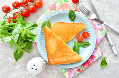 Сэндвич с сыром на сковороде Сэндвич с сыром на сковороде