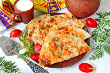 Кыстыбый из лаваша с картошкой на сковороде Кыстыбый из лаваша с картошкой на сковороде