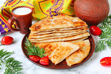 Кыстыбый из лаваша с картошкой на сковороде Кыстыбый из лаваша с картошкой на сковороде