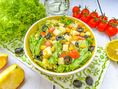 Салат с кукурузой и яблоками Салат с кукурузой и яблоками