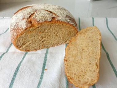 Домашний хлеб с пшеничной цельнозерновой мукой на закваске