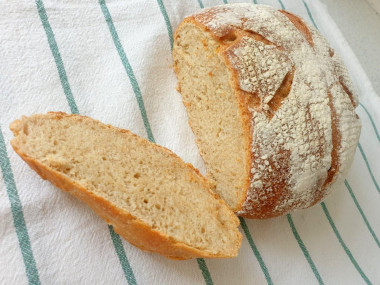 Домашний хлеб с пшеничной цельнозерновой мукой на закваске