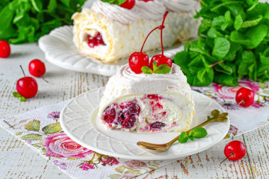 Меренговый рулет с вишней Меренговый рулет с вишней