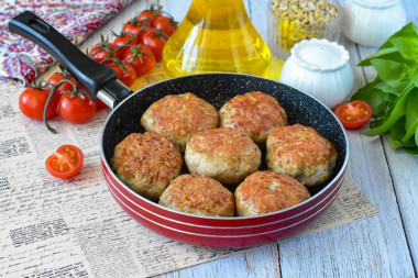 Котлеты с овсяными хлопьями и фаршем Котлеты с овсяными хлопьями и фаршем