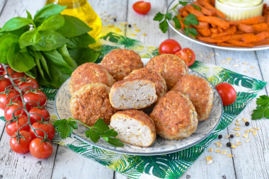 Котлеты с овсяными хлопьями и фаршем Котлеты с овсяными хлопьями и фаршем