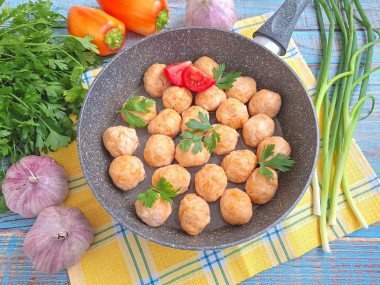 Нежные и сочные фрикадельки тушеные как в детском саду Нежные и сочные фрикадельки тушеные как в детском саду