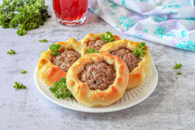 Открытые пирожки с мясом в духовке Открытые пирожки с мясом в духовке