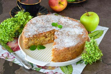 Шарлотка с яблоками в аэрогриле Шарлотка с яблоками в аэрогриле