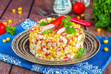 Салат крабовые палочки с кукурузой и яйцом Салат крабовые палочки с кукурузой и яйцом