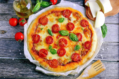 Пицца Маргарита в домашних условиях классическая Пицца Маргарита в домашних условиях классическая