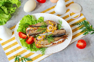 Шпроты классические бутерброд Шпроты классические бутерброд