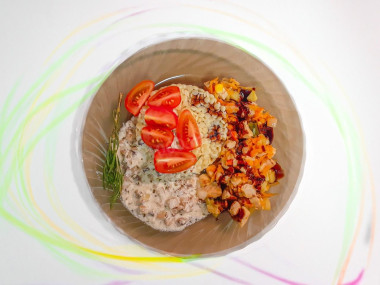 Паста птитим с тушеной свининой, овощами и грибным соусом Паста птитим с тушеной свининой, овощами и грибным соусом