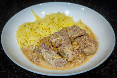 Свиная печень на сметане Свиная печень на сметане