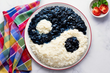 Салат Инь Янь с черносливом Салат Инь Янь с черносливом