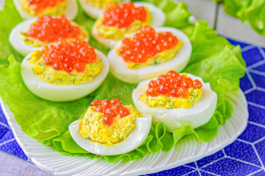 Яйца фаршированные икрой Яйца фаршированные икрой